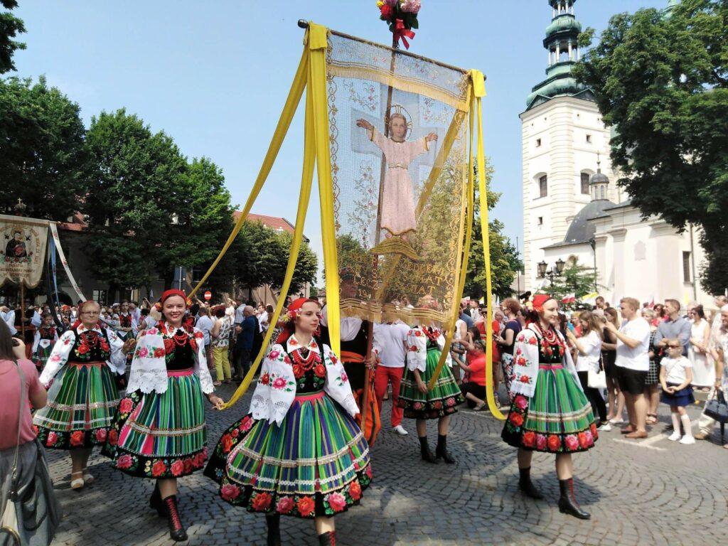 Праздник Божьего Тела в Польше: как празднуют, выходной день и традиции