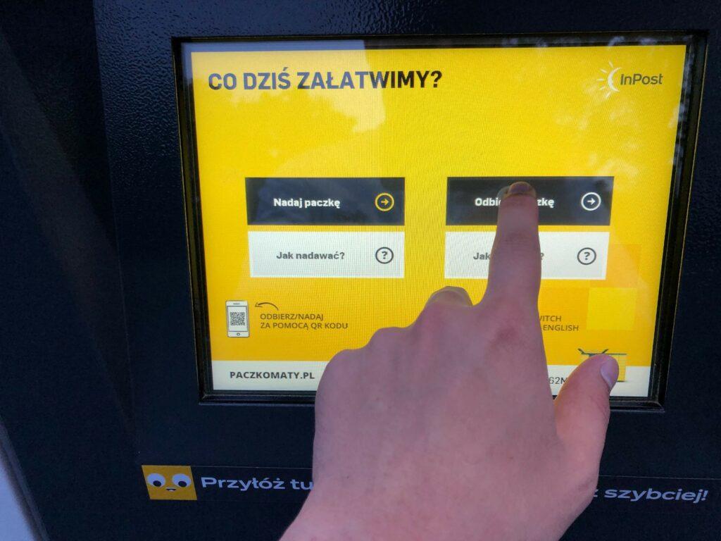 InPost Automated Parcel Machines in Poland: how to use them OR how to pick up a parcel in 30 seconds